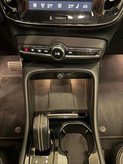 Volvo XC40 18 of 23