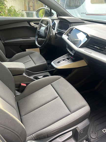 Audi Q4 e-tron 15 of 17