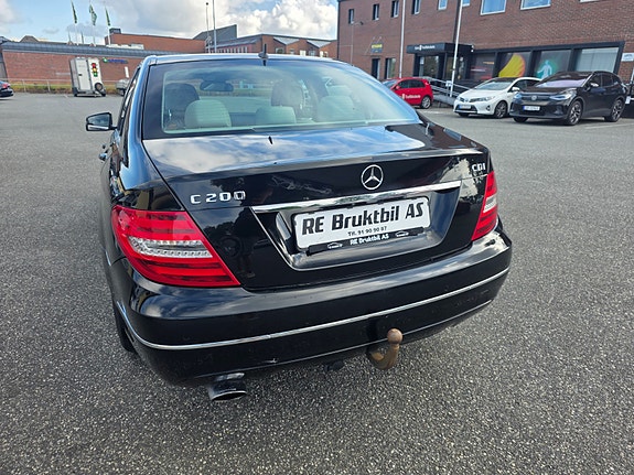 Mercedes-Benz C200 d 7 of 26