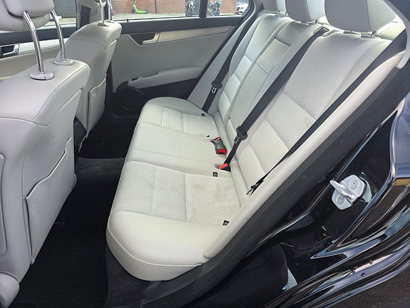 Mercedes-Benz C200 d 25 of 26
