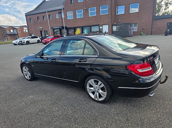Mercedes-Benz C200 d 10 of 26