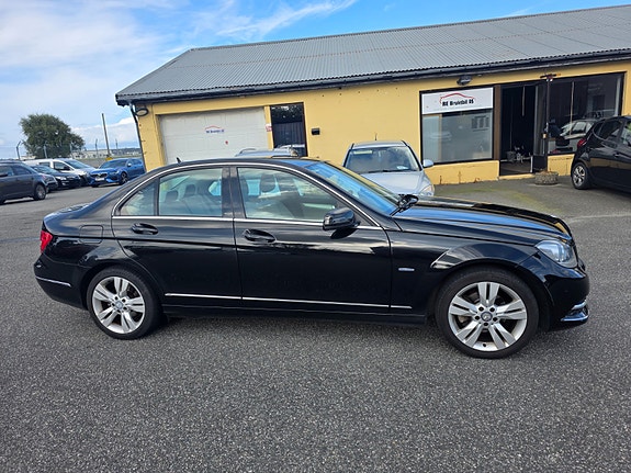Mercedes-Benz C200 d 3 of 26