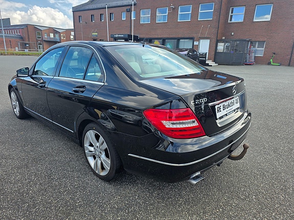 Mercedes-Benz C200 d 9 of 26
