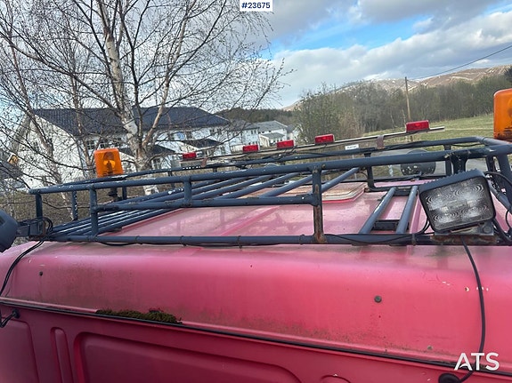 Scania P93H kranbil med 14 t/m kran og Laxo feste og tipp på kassen. Nylig EU-godkjent. SE VIDEO 25 of 30