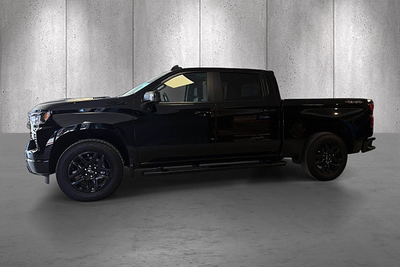 Chevrolet Silverado 1500 2 of 26