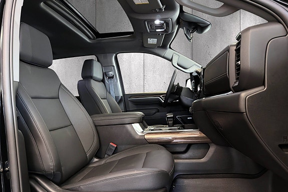 Chevrolet Silverado 1500 16 of 26