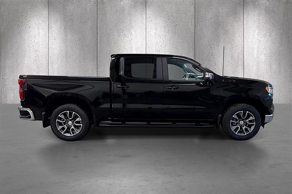 Chevrolet Silverado 1500 8 of 30