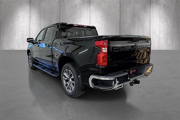 Chevrolet Silverado 1500 3 of 30