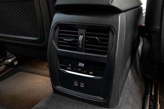 BMW i4 26 of 30