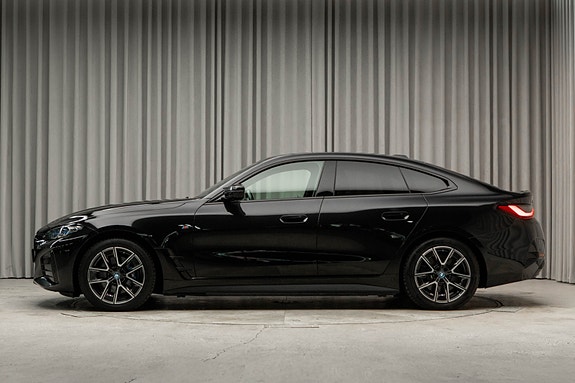 BMW i4 12 of 30