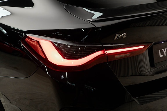 BMW i4 15 of 30