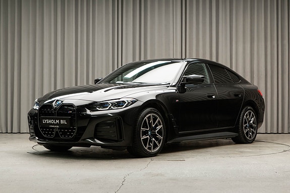BMW i4 11 of 30