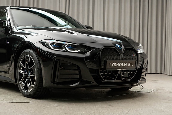 BMW i4 4 of 30