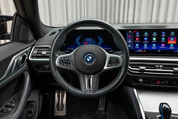 BMW i4 28 of 30
