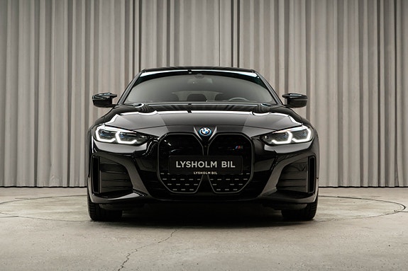 BMW i4 10 of 30
