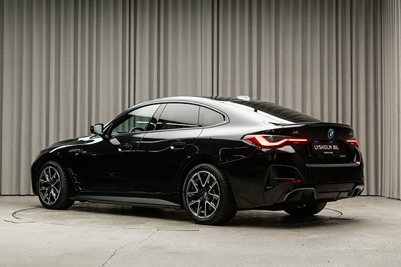 BMW i4 13 of 30