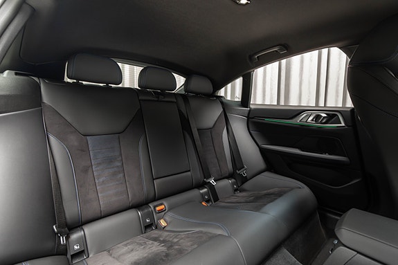 BMW i4 25 of 30