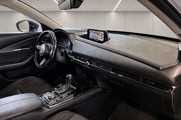 Mazda CX-30 6 of 16