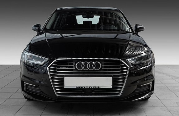 Audi e-tron 3 of 10