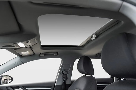 Audi e-tron 9 of 10