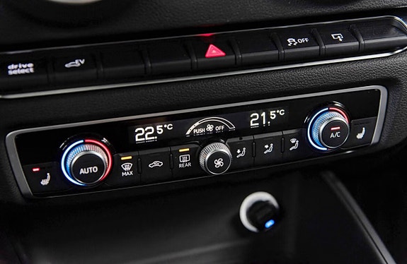 Audi e-tron 8 of 10