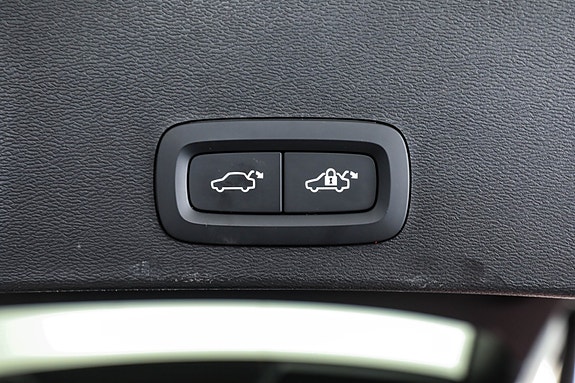 Volvo XC40 14 of 30