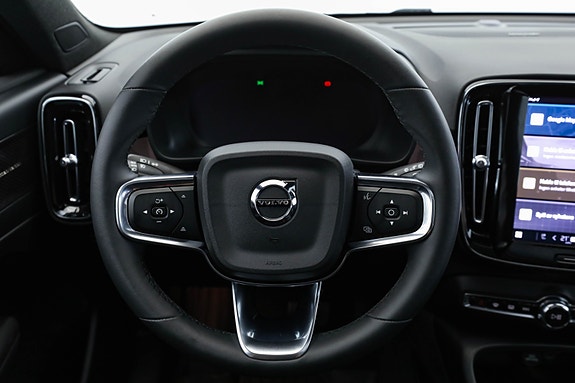 Volvo XC40 21 of 30
