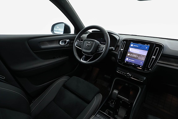 Volvo XC40 19 of 30