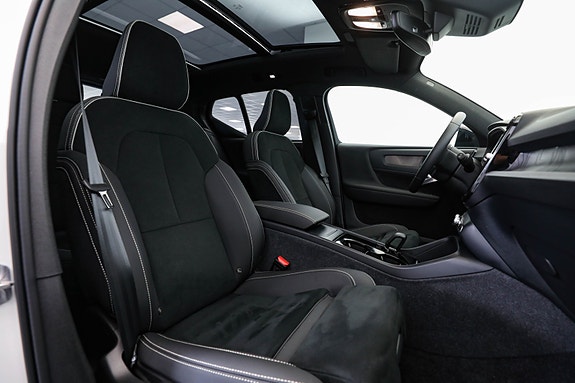 Volvo XC40 16 of 30