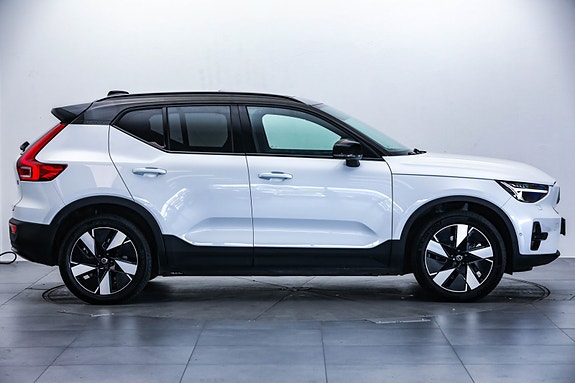 Volvo XC40 12 of 30