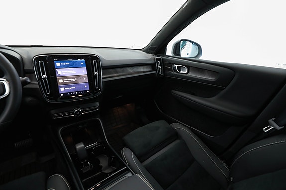 Volvo XC40 18 of 30
