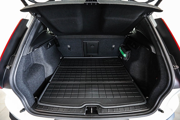 Volvo XC40 13 of 30