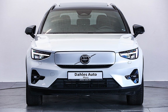 Volvo XC40 3 of 30