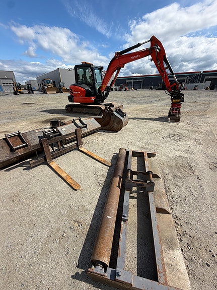 Kubota KX057-4 15 of 16
