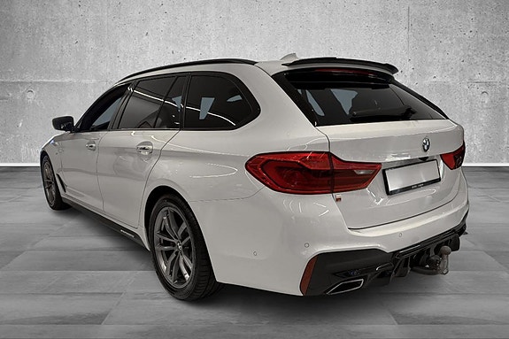 BMW 520d 2 of 18