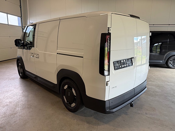 Kia PV5 8 of 14