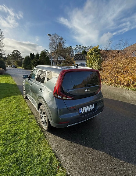 Kia e-Soul 2 of 11