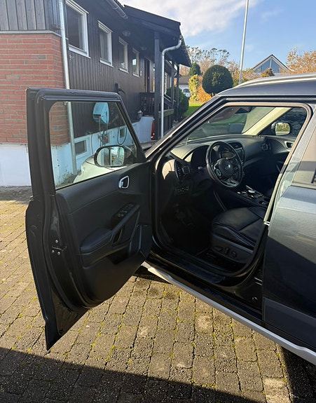 Kia e-Soul 3 of 11