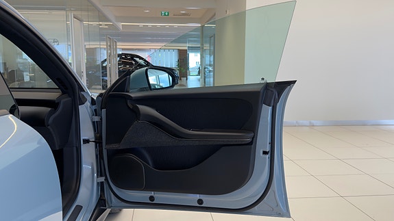NIO ET5 28 of 30