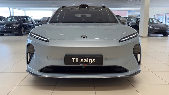 NIO ET5 3 of 30