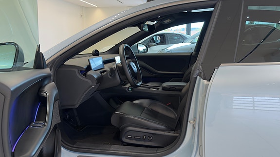 NIO ET5 10 of 30