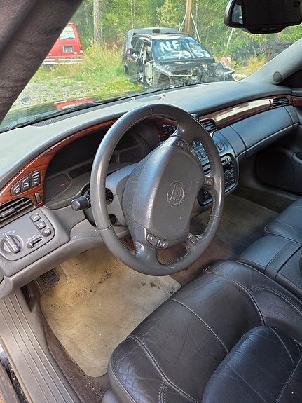 Cadillac Deville 9 of 9