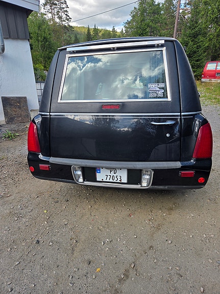 Cadillac Deville 5 of 9