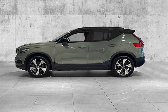 Volvo XC40 5 of 27