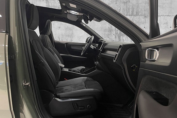 Volvo XC40 16 of 27