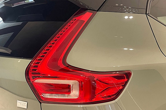 Volvo XC40 10 of 27