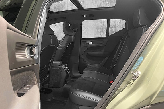 Volvo XC40 14 of 27