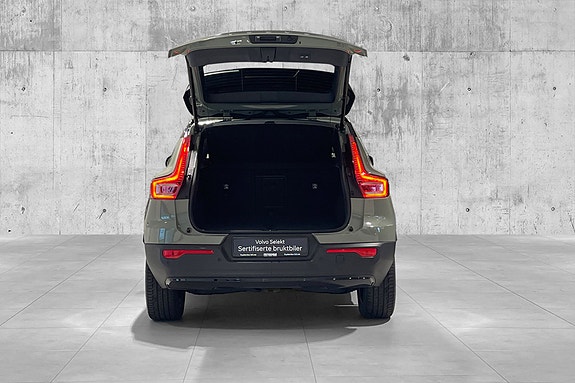 Volvo XC40 11 of 27