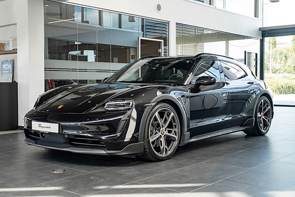 Porsche Taycan Cross Turismo 4 of 27