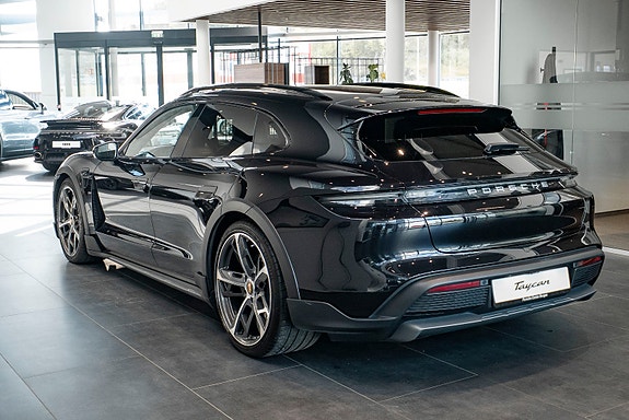 Porsche Taycan Cross Turismo 7 of 27
